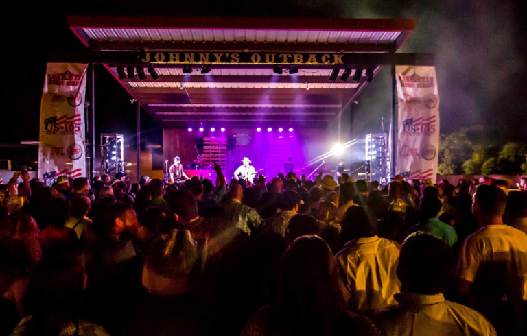 Johnnys Outback Concert 768x490