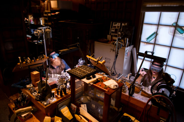 BentonsArtisanGoldJewelryJuly2023037 768x512