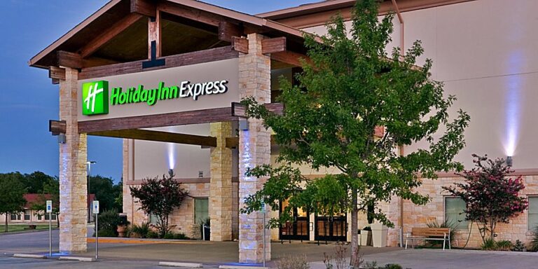 holiday inn express salado 768x384